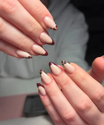 Beispiel für einfaches Nageldesign bei RONÉA Studio